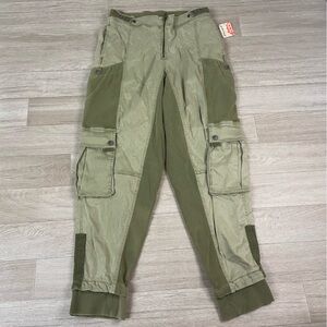 NWT fp movement cargo jogger pants army green womens size small